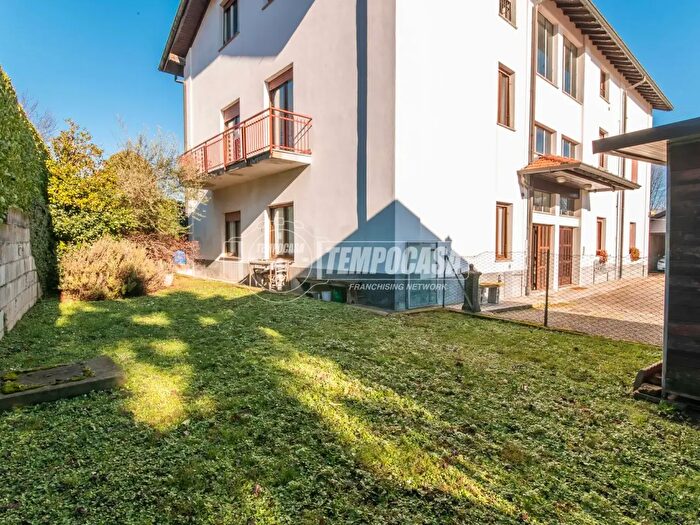Casa con 6 locali in vendita in Via Lecco, Appiano Gentile
