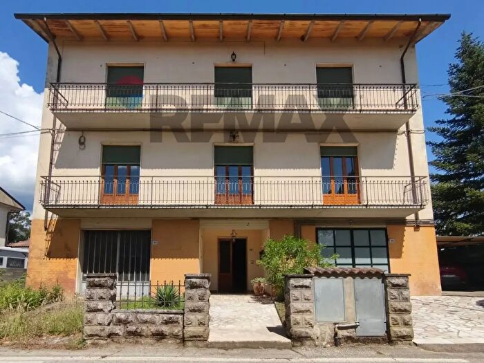 Appartamento con 6 locali in vendita in Via Cicogna, Terranuova Bracciolini