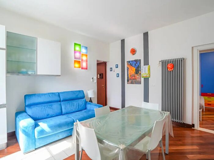 Appartamento trilocale in vendita in Via Como, Loano