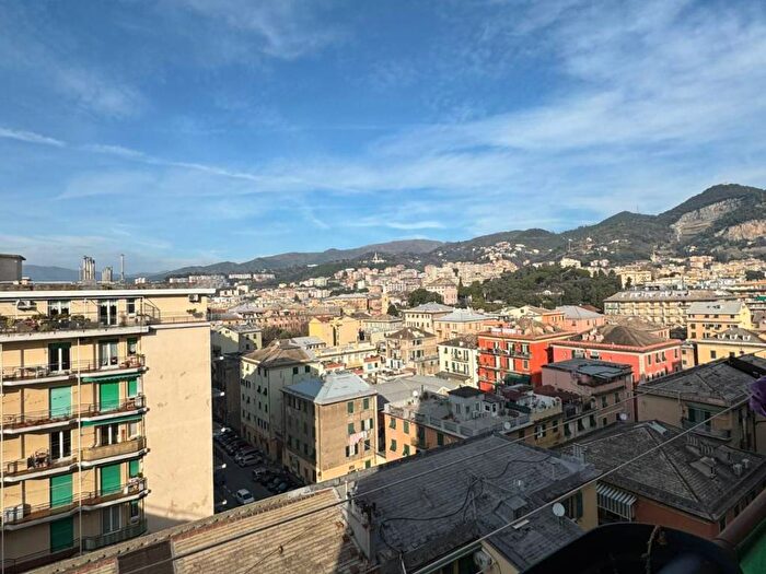 Appartamento trilocale in affitto in Via Alfredo Catalani, Sestri Ponente, Genova