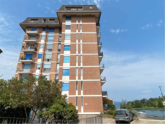 Appartamento trilocale in affitto in Via Cicognola, Castelletto Sopra Ticino
