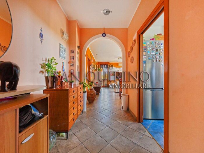 Appartamento trilocale in vendita in Via Canzio Zoldi, Centro, Novi di Modena