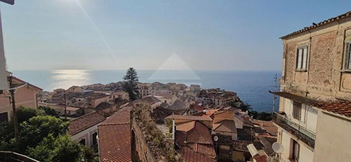 Appartamento quadrilocale in vendita in Pizzo