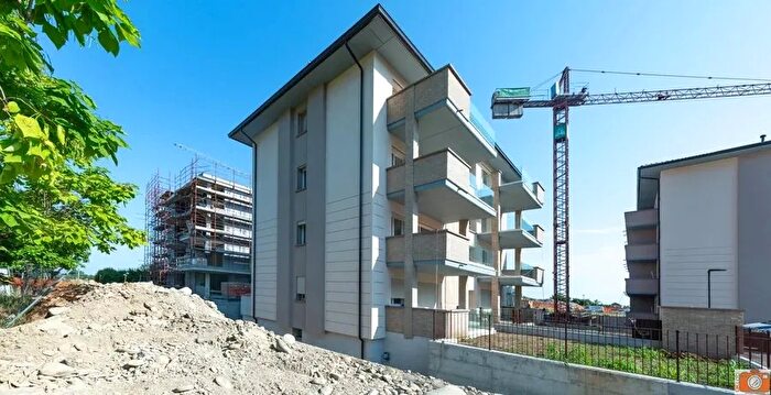 Appartamento trilocale in vendita in Via Basse, Montechiarugolo