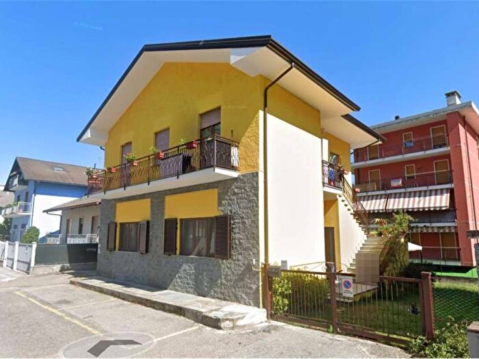 Appartamento quadrilocale in affitto in Via Enrico de Nicola, Centro, Domodossola