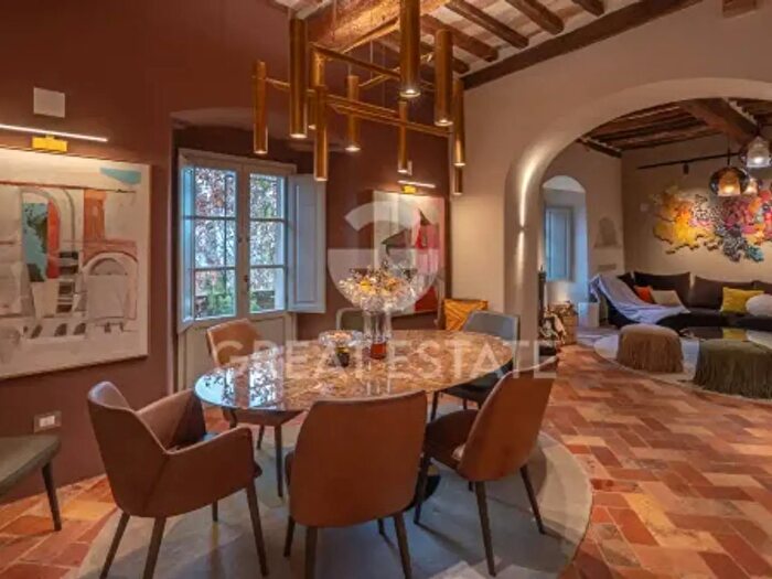 Appartamento con 6 locali in vendita in Piazza Grande, Montepulciano