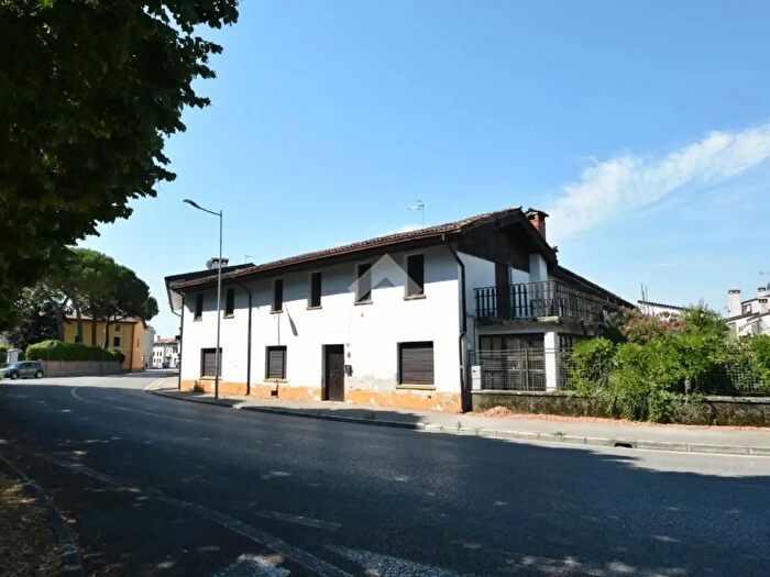 Casa con 10 locali in vendita in Via Udine, San Lorenzo Isontino