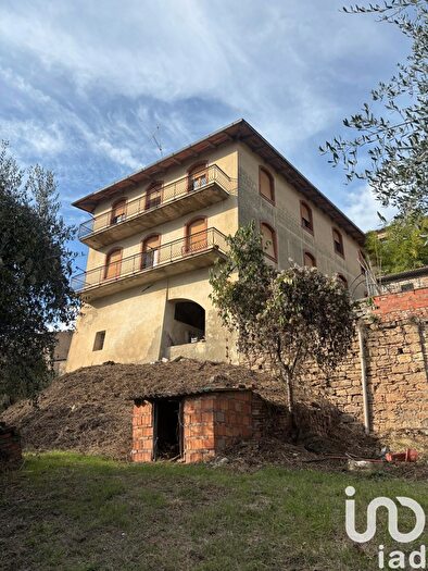 Casa con 11 locali in vendita in Via Subborgo Garibaldi, Rapolano Terme