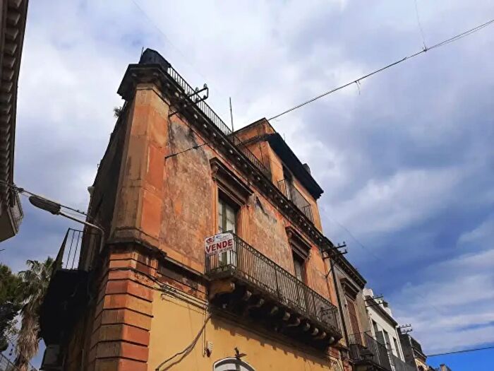 Casa con 6 locali in vendita in Via Teocrito, Giarre