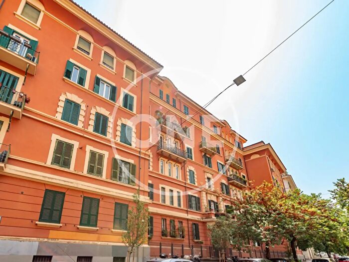 Appartamento quadrilocale in affitto in Via Volsinio, Roma