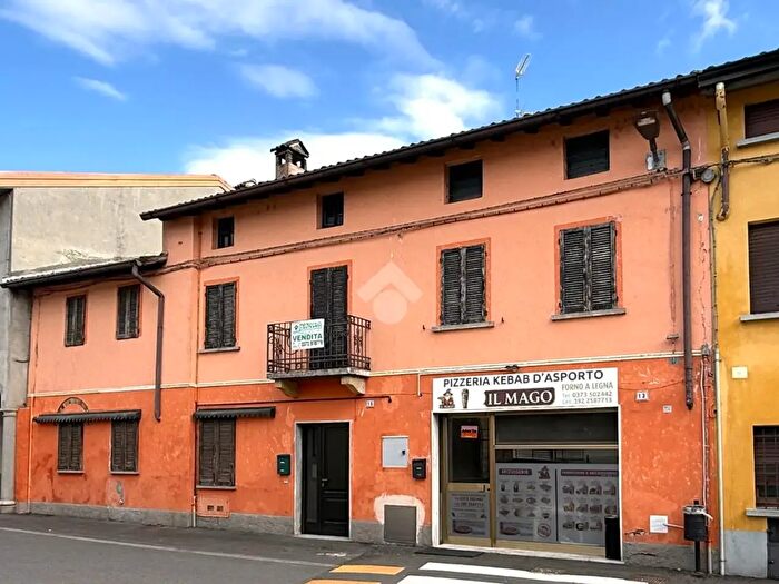 Casa con 5 locali in vendita in Via Mazzini, Cremosano