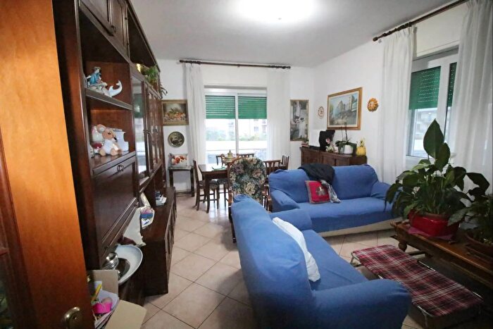 Appartamento trilocale in vendita in Salita Lorenzo Cappelloni Genova, Genova