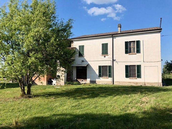 Casa con 5 locali in affitto in Strada di Gazzolo, Soragna
