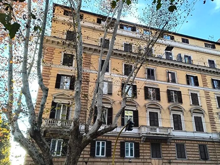 Appartamento bilocale in vendita in Viale Regina Margherita, Roma