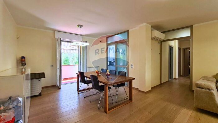 Appartamento con 5 locali in vendita in Via Spartaco Marmugi, Vinci