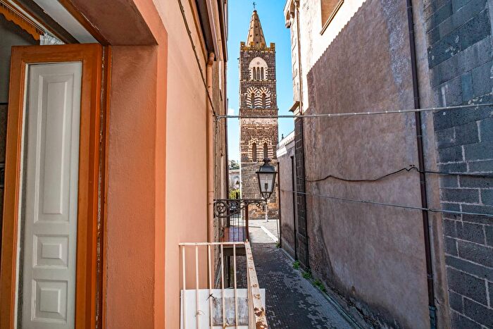 Casa con 5 locali in vendita in Via Vaccaro, Randazzo