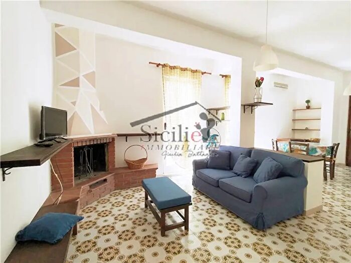 Appartamento con 5 locali in vendita in Pozzallo