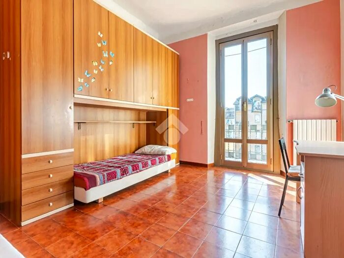 Appartamento trilocale in vendita in Piazza Gobetti, Milano