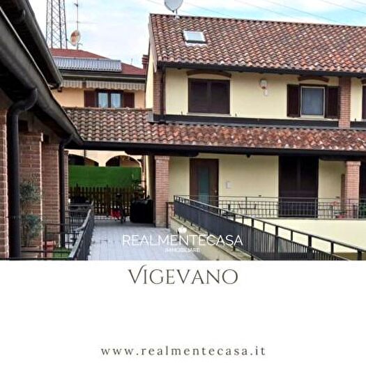 Casa trilocale in vendita in Via San Giovanni, Vigevano