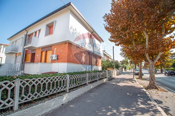 Casa con 5 locali in vendita in Viale Alcione, Francavilla Al Mare
