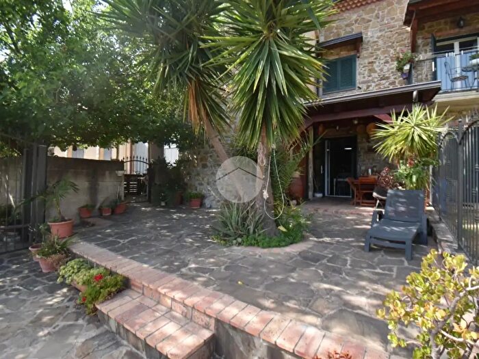 Appartamento quadrilocale in vendita in Contrada S Paolo, Laureana Cilento