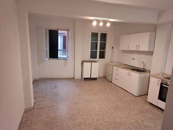 Appartamento trilocale in affitto in Via Mascarella, Irnerio, Bologna