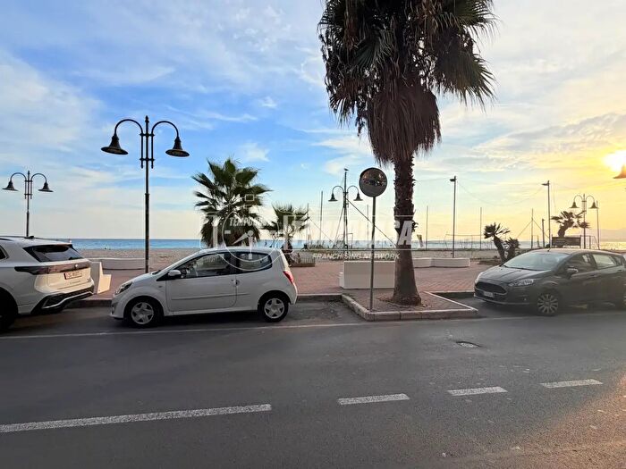 Appartamento trilocale in vendita in Passeggiata Guglielmo Oberdan, Ventimiglia