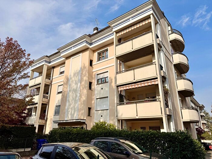 Appartamento trilocale in affitto in Via Giuseppe Micheli, Parma