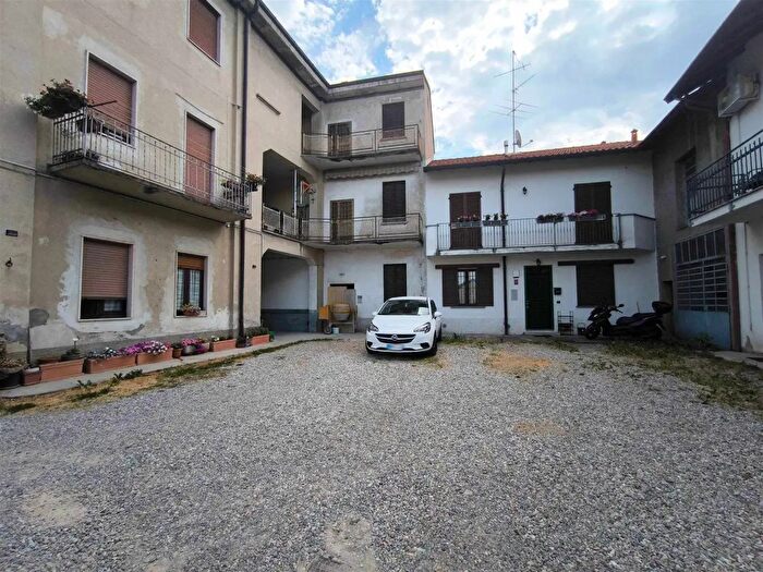 Appartamento bilocale in vendita in Via Baldassara, Cogliate