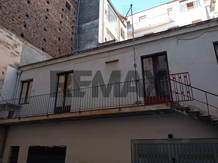 Casa quadrilocale in vendita in Viale Mario Rapisardi, Catania