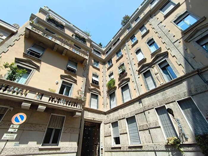 Appartamento trilocale in affitto in Viale Monte Nero, Montenero, Milano