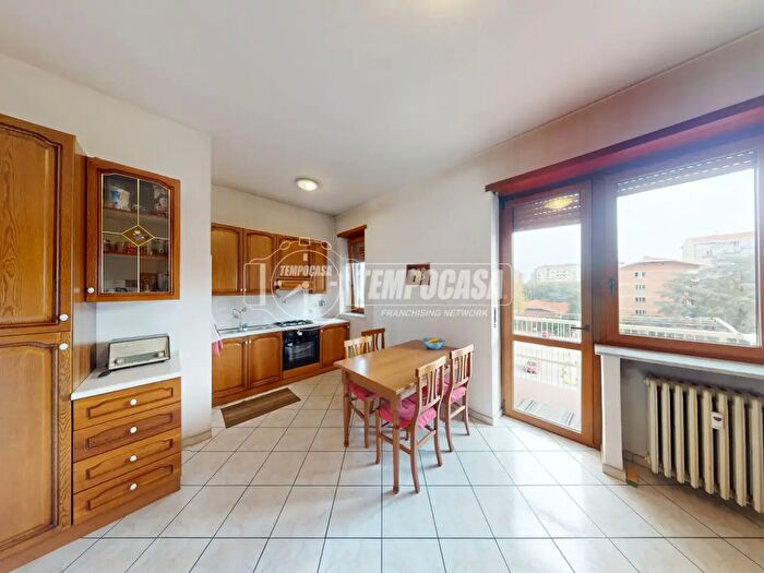 Appartamento trilocale in vendita in Via Pergolesi, Torino