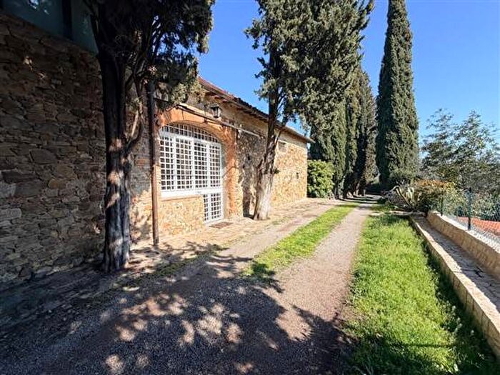 Casa con 6 locali in affitto in Via di Giogoli, Galluzzo, Firenze