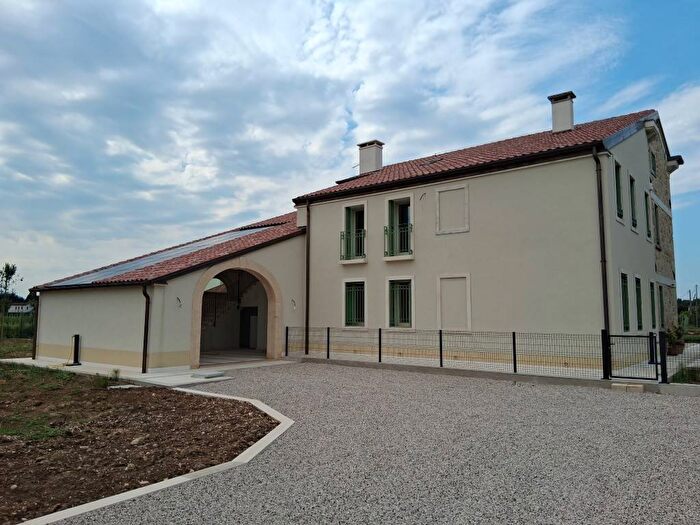 Casa trilocale in affitto in Via Colombara, Nanto