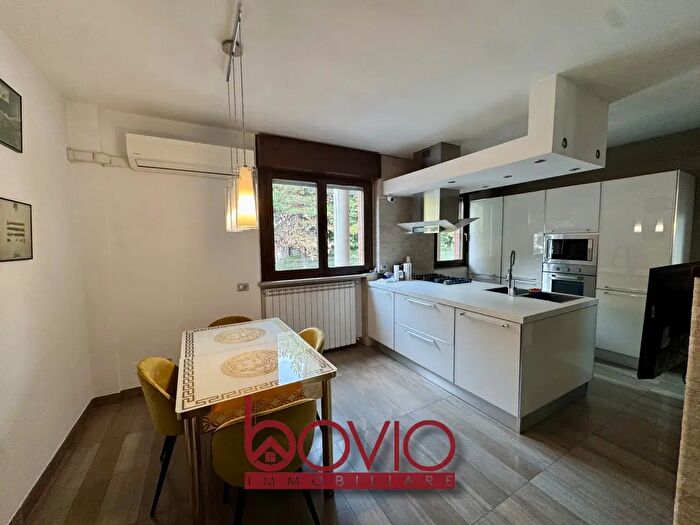 Casa con 5 locali in vendita in Via Silvestro Lega, Torino