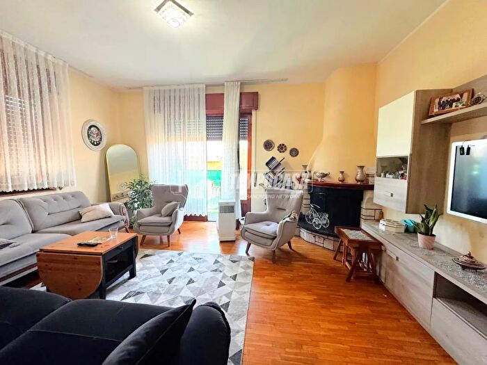 Appartamento trilocale in vendita in Villa Guardia