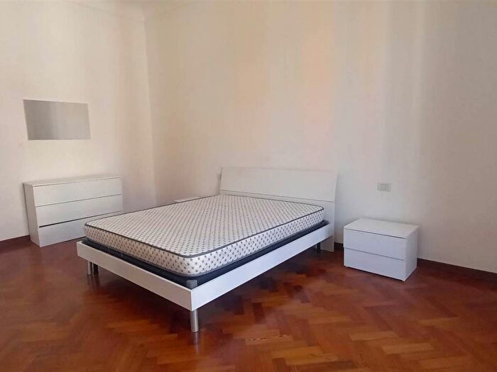 Appartamento quadrilocale in affitto in Via Spartaco, Montenero, Milano