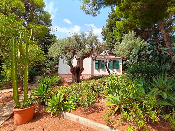 Casa bilocale in affitto in Via Siracusa, Belvedere Tremmilia, Siracusa