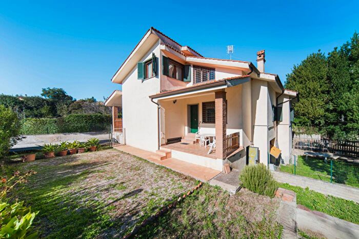 Casa trilocale in vendita in Via della Gazzarra, Formello