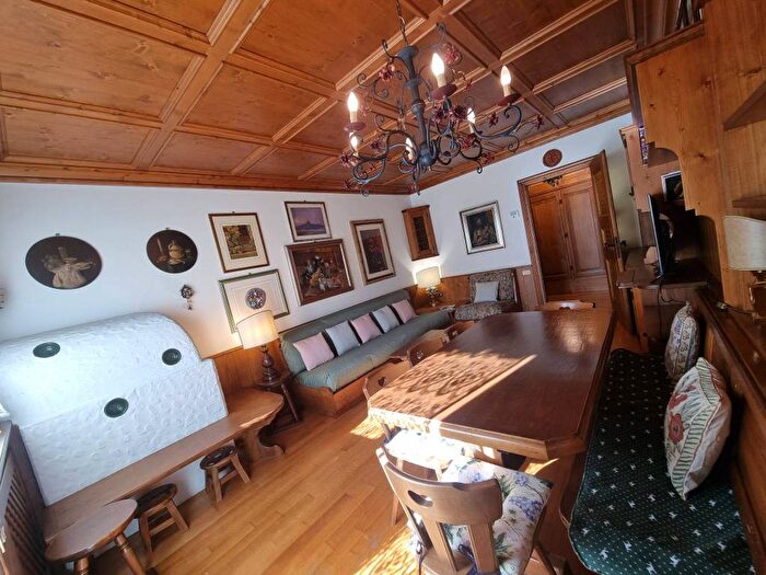 Appartamento quadrilocale in affitto in Via dei Marangoni, Centro, Cortina dAmpezzo