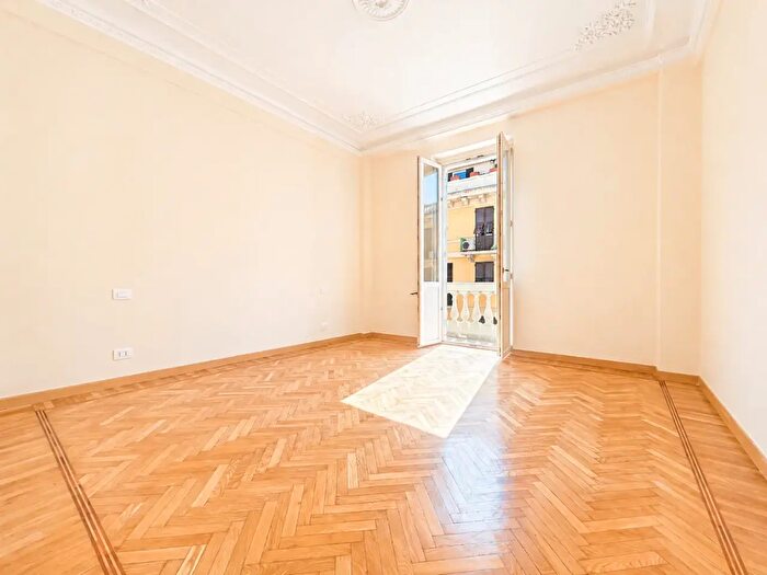 Appartamento con 6 locali in affitto in Via Trento, Genova