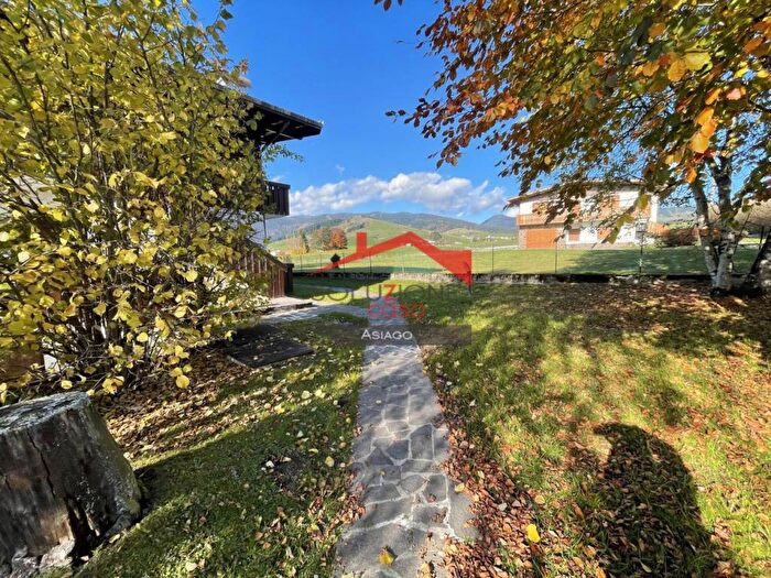 Appartamento bilocale in affitto in Via Lotta, Centro, Asiago