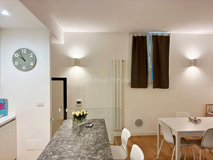 Appartamento bilocale in affitto in Via San Vincenzo, Corso Genova, Milano