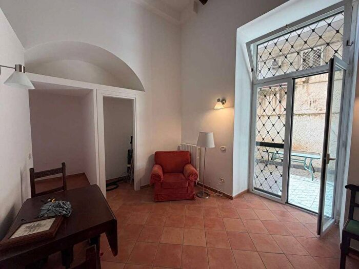 Appartamento trilocale in affitto in corso VITTORIO EMANUELE, Vomero, Napoli