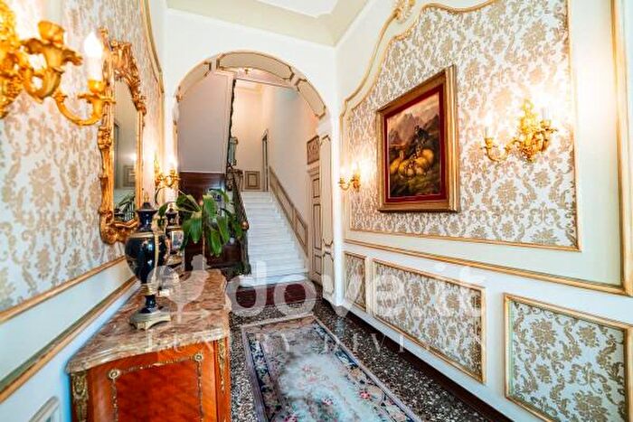 Casa con 6 locali in vendita in Viale Giacomo Matteotti, Imperia