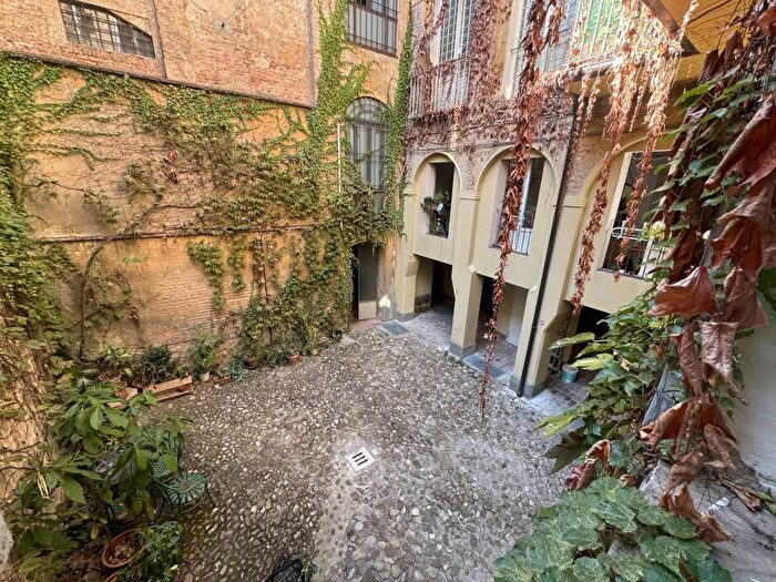 Appartamento trilocale in affitto in VIA D'AZEGLIO, Saragozza dentro le Mura, Bologna