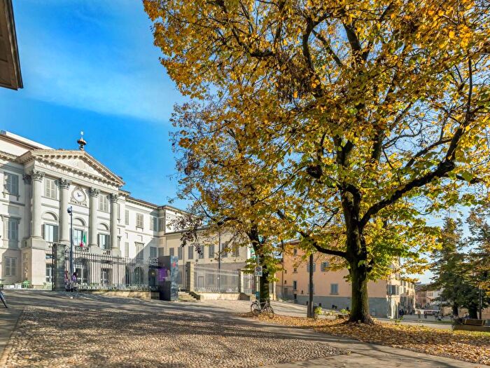 Appartamento trilocale in affitto in Via San Tomaso, Corridoni, Bergamo