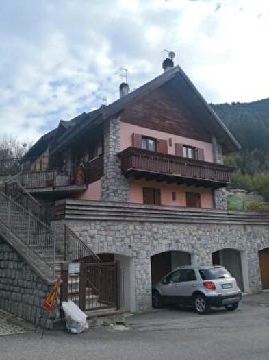 Casa con 5 locali in vendita in Temu