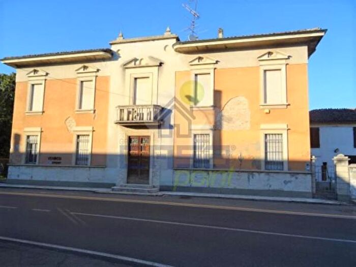 Casa con 6 locali in vendita in Via Kennedy Castelvetro Piacentino, Castelvetro Piacentino