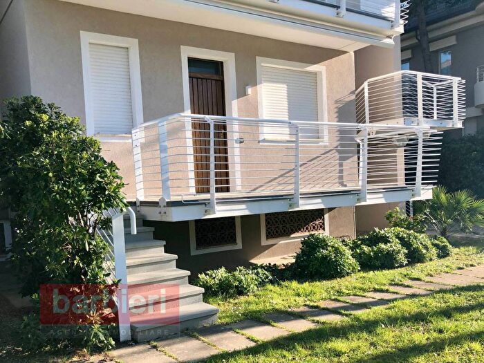 Appartamento trilocale in affitto in viale Spontini, Mare, Cervia